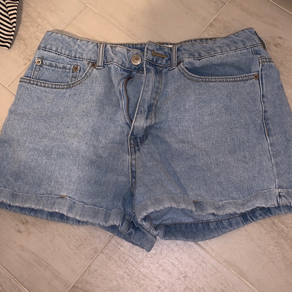 Forever 21 denim shorts. Size 27